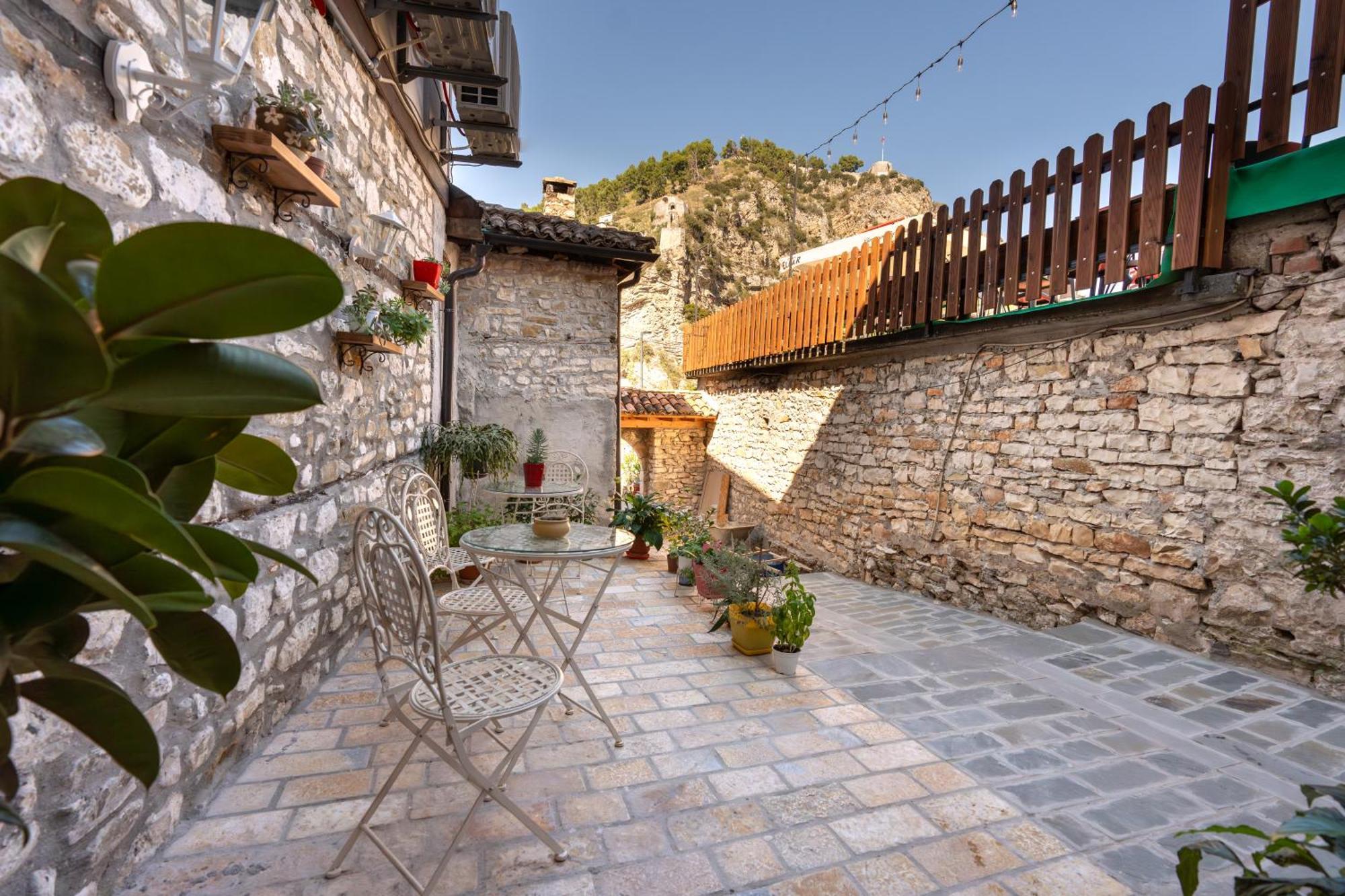 The Well House - Unesco Berat Exterior foto